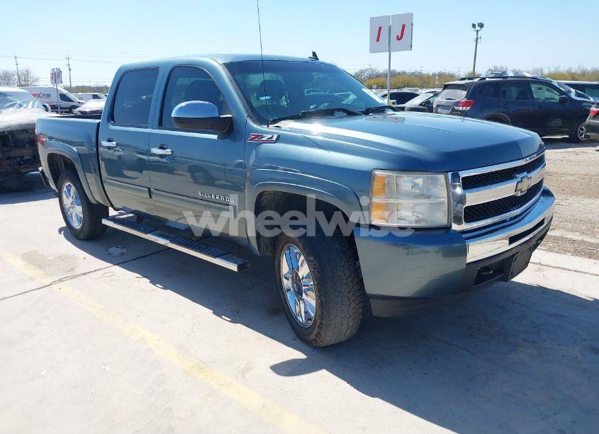 2010 Chevrolet Silverado 1500 LT (VIN 3GCRKSE33AG251396) main photo