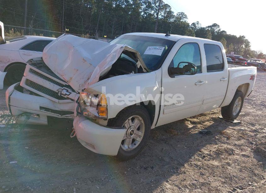 Photo 2 of 2010 Chevrolet Silverado 1500 LT (VIN 3GCRKSE33AG286651)