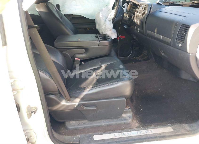 Photo 5 of 2010 Chevrolet Silverado 1500 LT (VIN 3GCRKSE33AG286651)