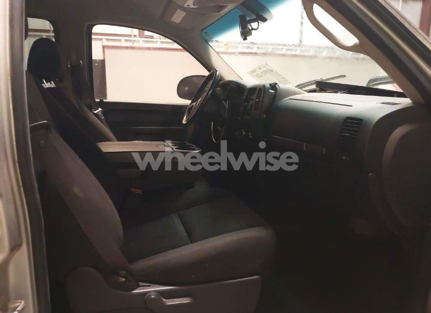 Photo 5 of 2010 Chevrolet Silverado 1500 LT (VIN 3GCRKSE34AG134135)