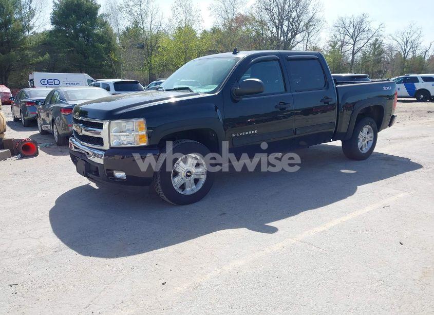 Photo 2 of 2010 Chevrolet Silverado 1500 LT (VIN 3GCRKSE34AG148293)