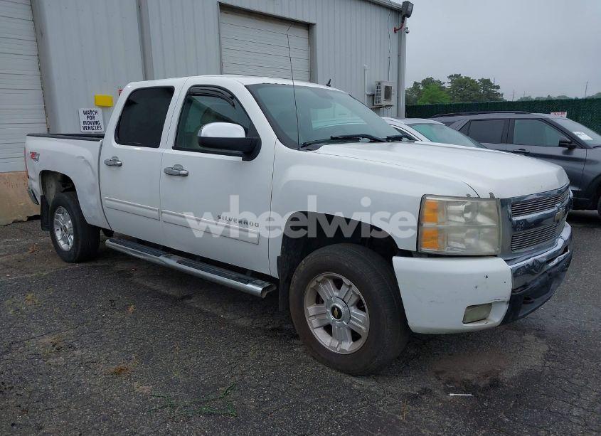 2010 Chevrolet Silverado 1500 LT (VIN 3GCRKSE34AG216334) main photo