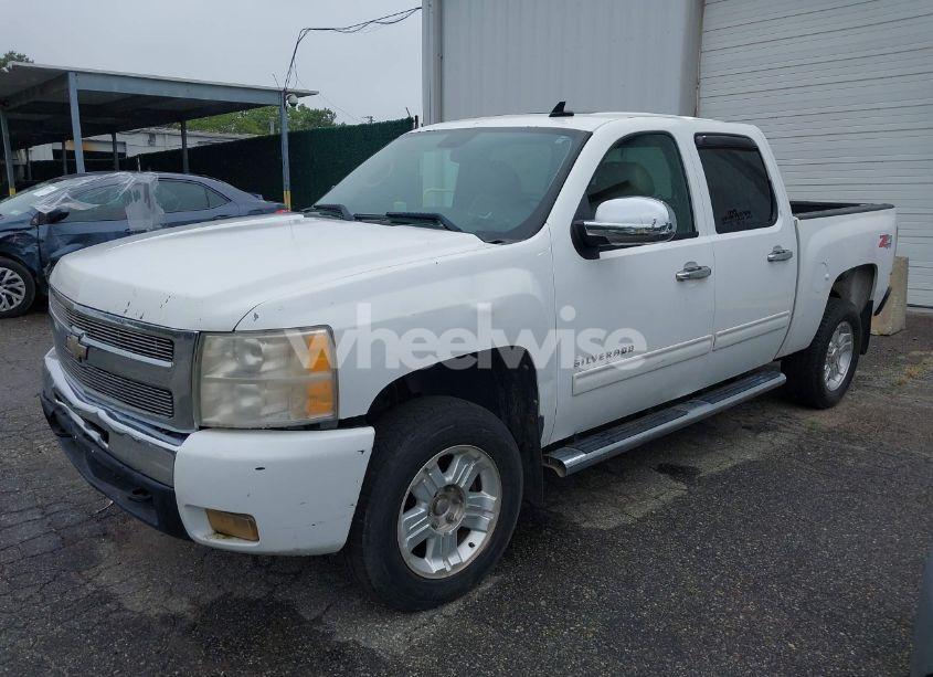 Photo 2 of 2010 Chevrolet Silverado 1500 LT (VIN 3GCRKSE34AG216334)