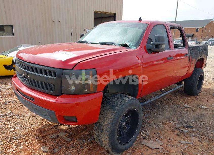 Photo 2 of 2010 Chevrolet Silverado 1500 LT (VIN 3GCRKSE35AG135567)