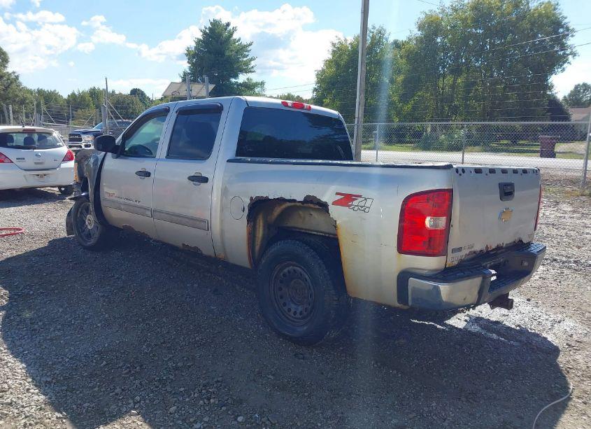 Photo 3 of 2010 Chevrolet Silverado 1500 LT (VIN 3GCRKSE35AG155866)