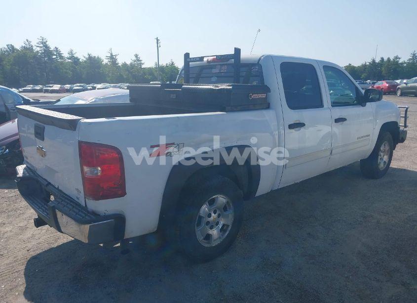 Photo 4 of 2010 Chevrolet Silverado 1500 LT (VIN 3GCRKSE35AG241811)