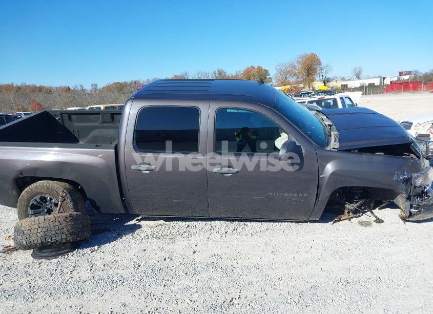 Photo 13 of 2010 Chevrolet Silverado 1500 LT (VIN 3GCRKSE36AG129101)