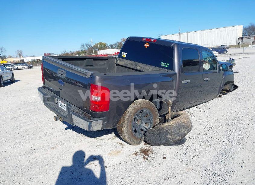 Photo 4 of 2010 Chevrolet Silverado 1500 LT (VIN 3GCRKSE36AG129101)