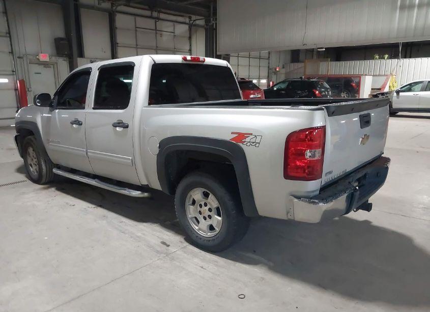 Photo 3 of 2010 Chevrolet Silverado 1500 LT (VIN 3GCRKSE36AG285199)