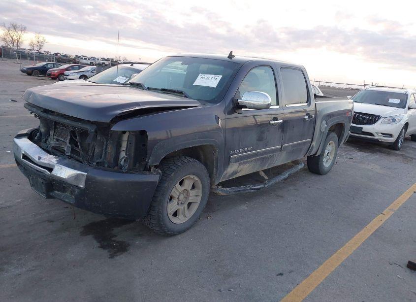 Photo 2 of 2010 Chevrolet Silverado 1500 LT (VIN 3GCRKSE37AG193454)