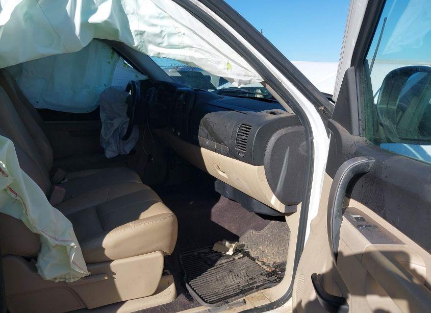 Photo 5 of 2010 Chevrolet Silverado 1500 LT (VIN 3GCRKSE37AG200449)