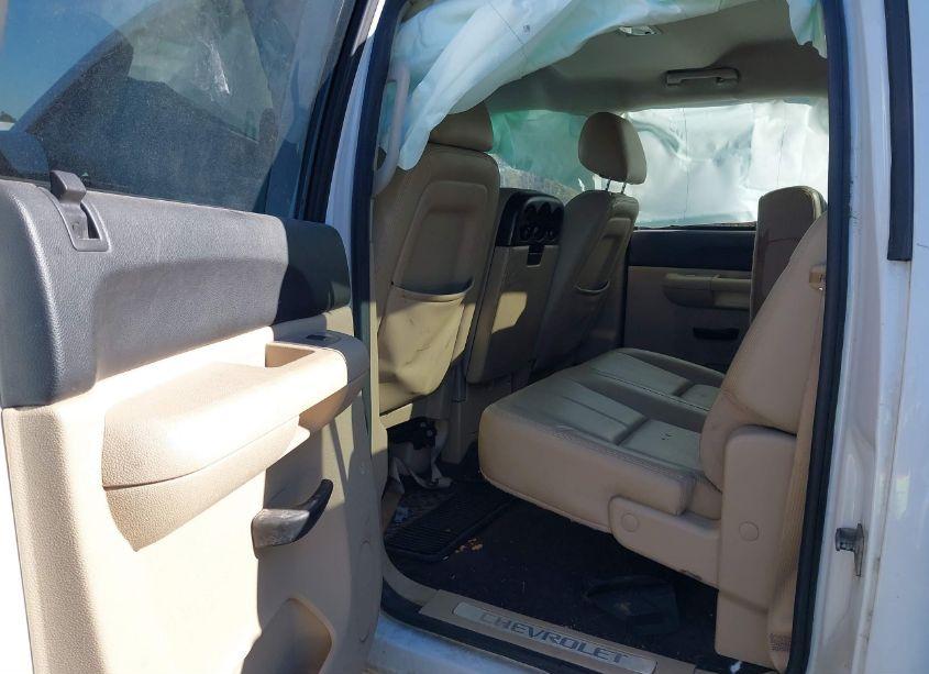 Photo 8 of 2010 Chevrolet Silverado 1500 LT (VIN 3GCRKSE37AG200449)