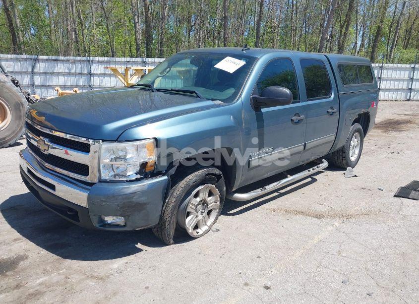 Photo 2 of 2010 Chevrolet Silverado 1500 LT (VIN 3GCRKSE37AG221351)