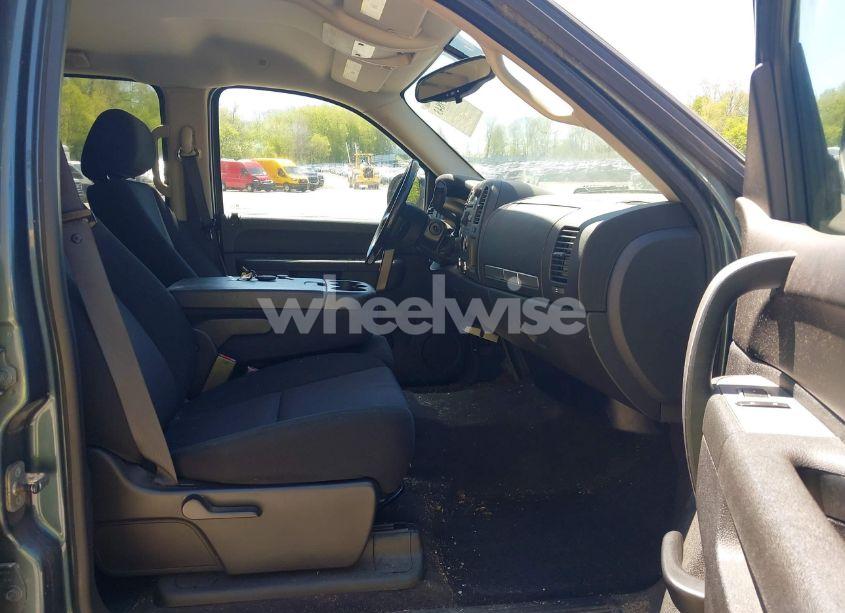 Photo 5 of 2010 Chevrolet Silverado 1500 LT (VIN 3GCRKSE37AG221351)