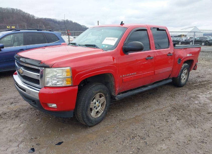 Photo 2 of 2010 Chevrolet Silverado 1500 LT (VIN 3GCRKSE38AG151990)