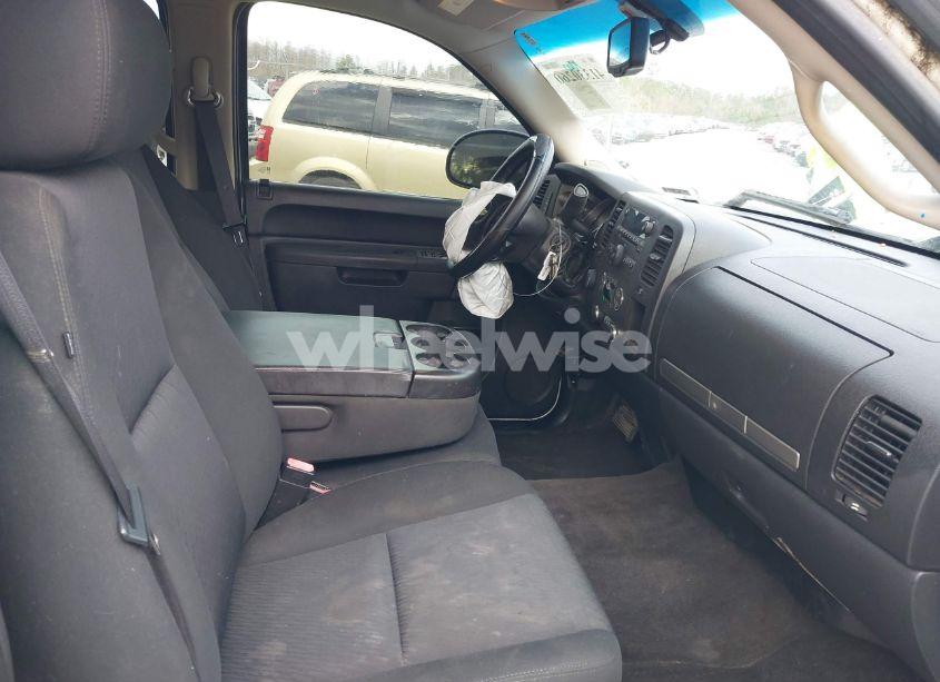 Photo 5 of 2010 Chevrolet Silverado 1500 LT (VIN 3GCRKSE38AG257162)