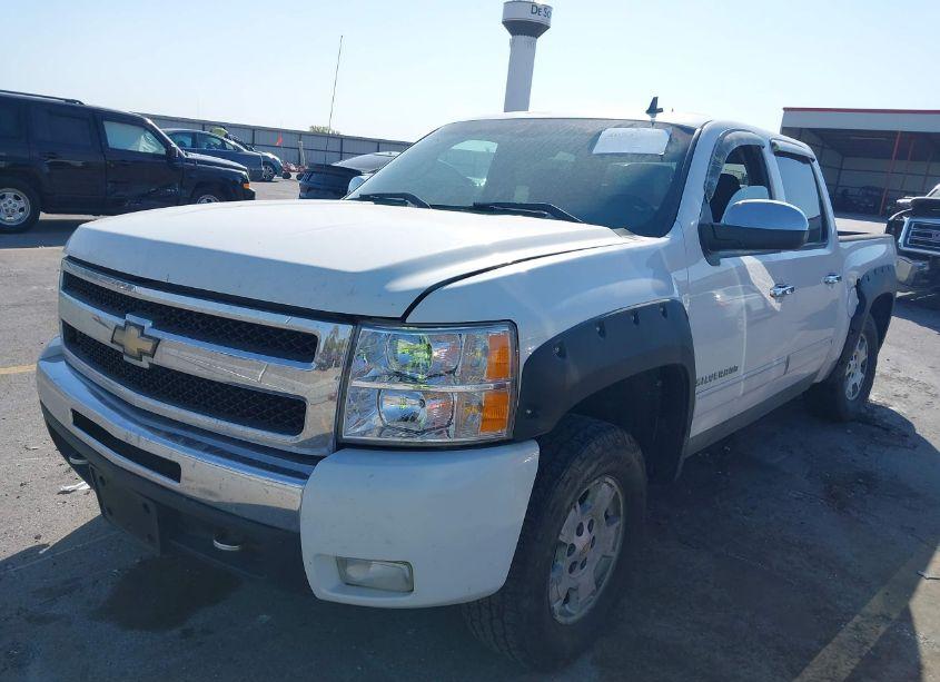 Photo 2 of 2010 Chevrolet Silverado 1500 LT (VIN 3GCRKSE39AG139346)