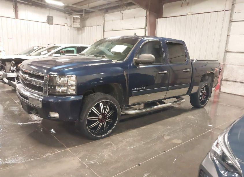 Photo 2 of 2010 Chevrolet Silverado 1500 LT (VIN 3GCRKSE39AG147365)