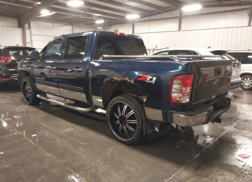 Photo 3 of 2010 Chevrolet Silverado 1500 LT (VIN 3GCRKSE39AG147365)