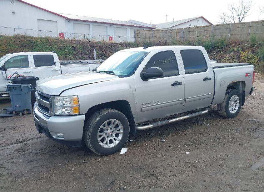 Photo 2 of 2010 Chevrolet Silverado 1500 LT (VIN 3GCRKSE39AG160407)
