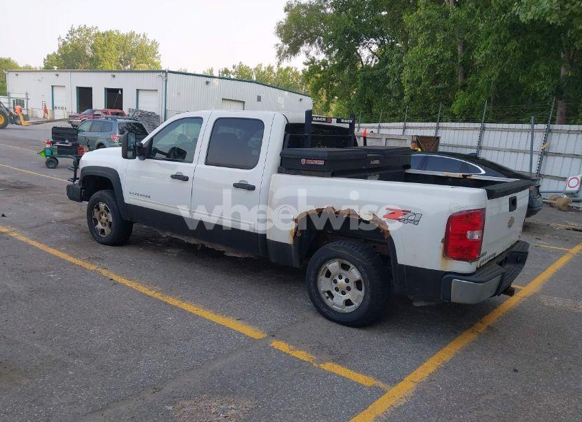 Photo 3 of 2010 Chevrolet Silverado 1500 LT (VIN 3GCRKSE39AG233503)