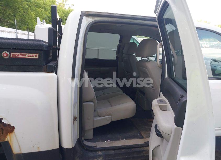 Photo 8 of 2010 Chevrolet Silverado 1500 LT (VIN 3GCRKSE39AG233503)