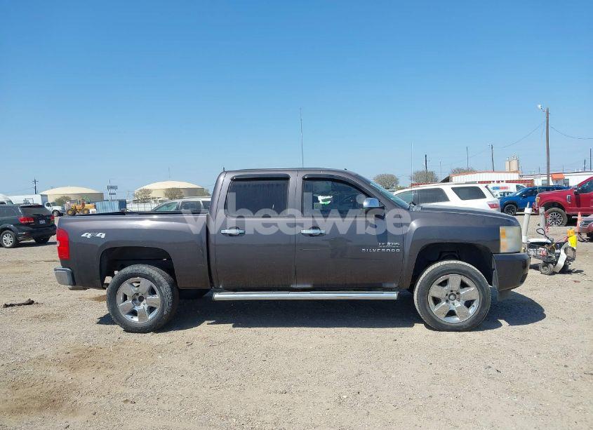 Photo 13 of 2010 Chevrolet Silverado 1500 LT (VIN 3GCRKSE3XAG152283)
