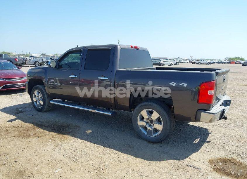 Photo 3 of 2010 Chevrolet Silverado 1500 LT (VIN 3GCRKSE3XAG152283)