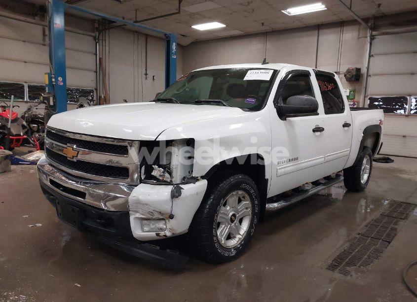 Photo 2 of 2010 Chevrolet Silverado 1500 LT (VIN 3GCRKSE3XAG247894)