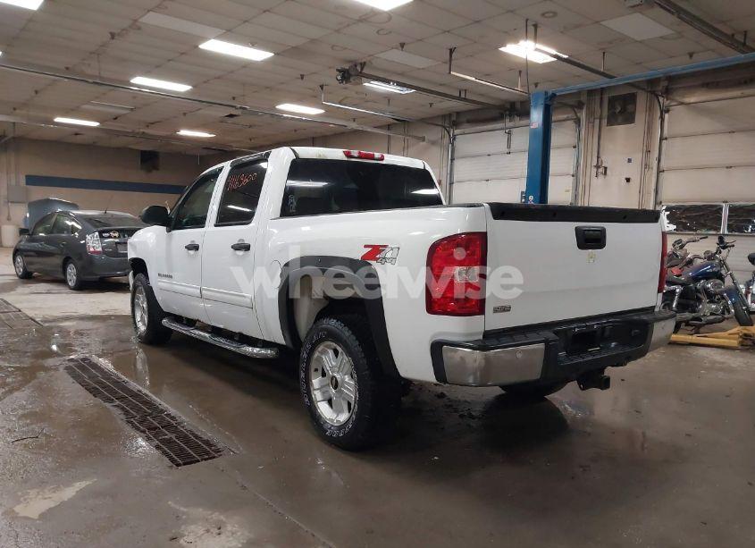 Photo 3 of 2010 Chevrolet Silverado 1500 LT (VIN 3GCRKSE3XAG247894)