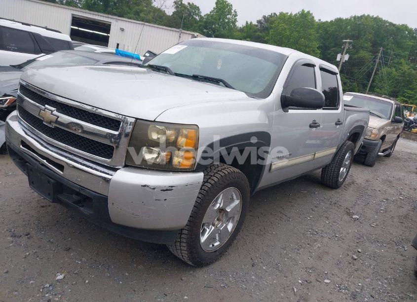 Photo 2 of 2010 Chevrolet Silverado 1500 LT (VIN 3GCRKSEA2AG130907)