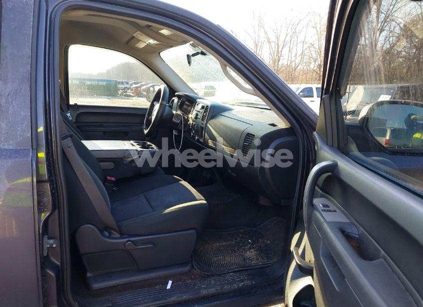 Photo 5 of 2010 Chevrolet Silverado 1500 LT (VIN 3GCRKSEA6AG173307)