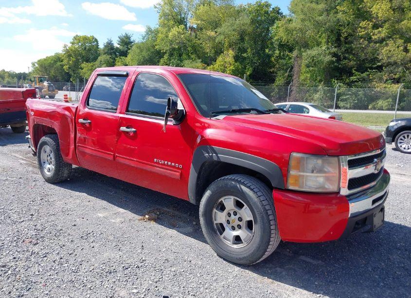 2010 Chevrolet Silverado 1500 LT (VIN 3GCRKSEA7AG147282) main photo