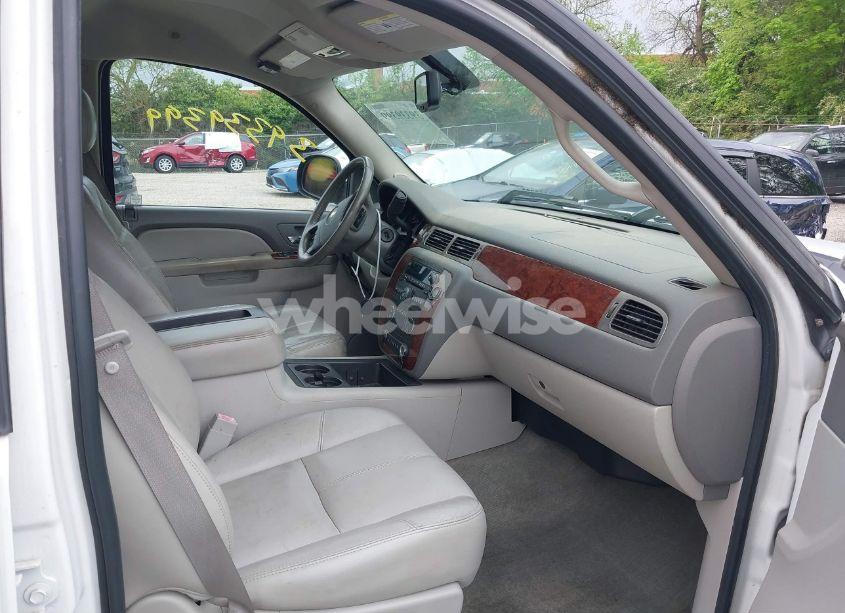 Photo 5 of 2010 Chevrolet Silverado 1500 LTZ (VIN 3GCRKTE21AG196394)