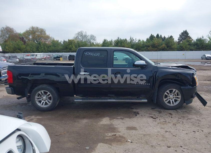 Photo 14 of 2010 Chevrolet Silverado 1500 LTZ (VIN 3GCRKTE30AG215302)