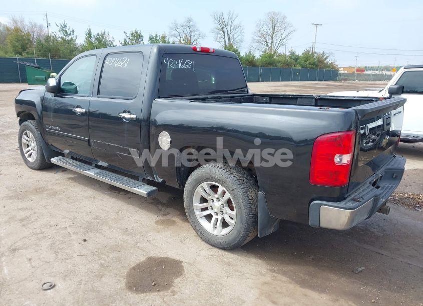 Photo 3 of 2010 Chevrolet Silverado 1500 LTZ (VIN 3GCRKTE30AG215302)