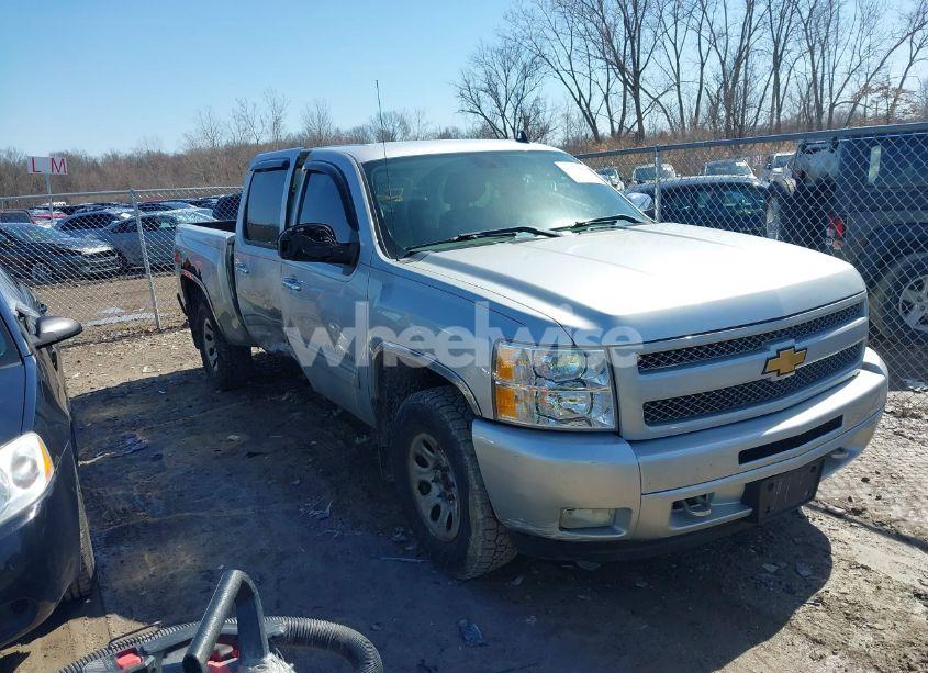 2010 Chevrolet Silverado 1500 LTZ (VIN 3GCRKTE32AG104122) main photo