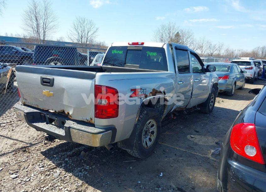Photo 4 of 2010 Chevrolet Silverado 1500 LTZ (VIN 3GCRKTE32AG104122)