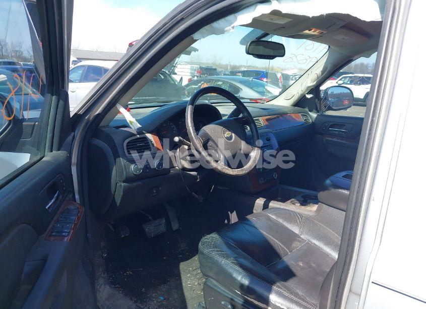 Photo 5 of 2010 Chevrolet Silverado 1500 LTZ (VIN 3GCRKTE32AG104122)