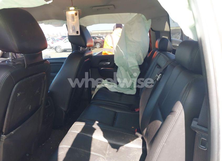 Photo 8 of 2010 Chevrolet Silverado 1500 LTZ (VIN 3GCRKTE32AG104122)