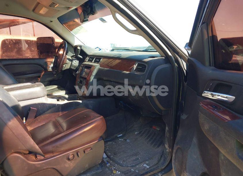 Photo 5 of 2010 Chevrolet Silverado 1500 LTZ (VIN 3GCRKTE32AG173375)