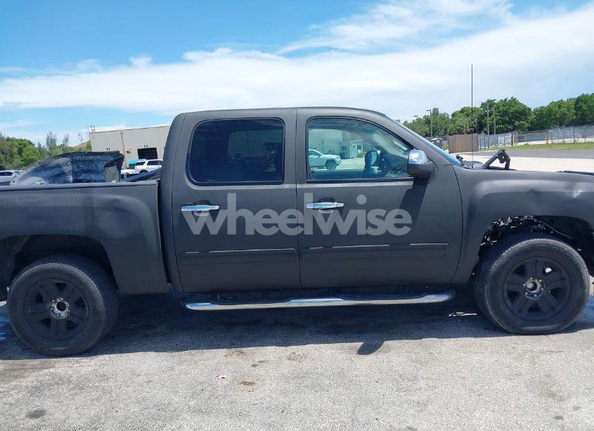 Photo 14 of 2010 Chevrolet Silverado 1500 LTZ (VIN 3GCRKTE32AG271127)