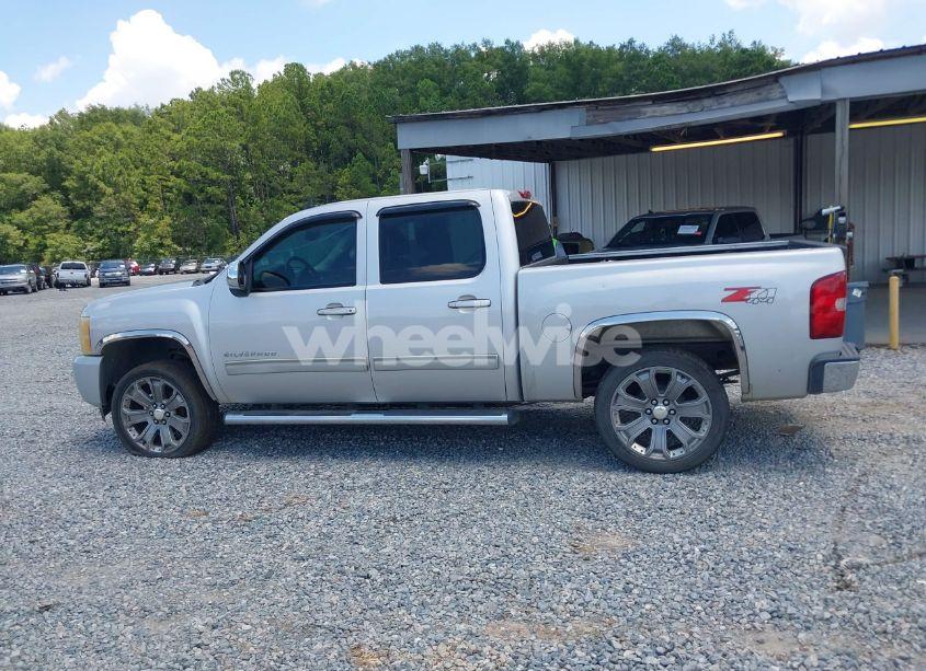 Photo 14 of 2010 Chevrolet Silverado 1500 LTZ (VIN 3GCRKTE37AG294399)