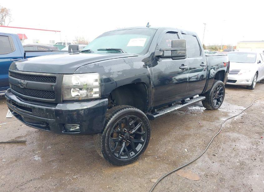 Photo 2 of 2010 Chevrolet Silverado 1500 LTZ (VIN 3GCRKTE38AG141255)