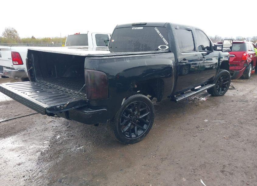 Photo 4 of 2010 Chevrolet Silverado 1500 LTZ (VIN 3GCRKTE38AG141255)