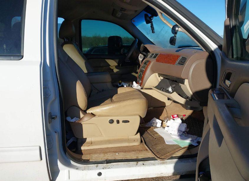 Photo 5 of 2010 Chevrolet Silverado 1500 LTZ (VIN 3GCRKTE39AG107177)