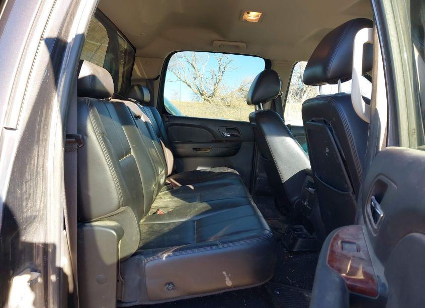 Photo 8 of 2010 Chevrolet Silverado 1500 LTZ (VIN 3GCRKTE39AG276924)