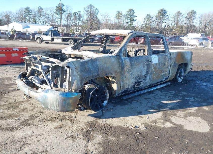 Photo 2 of 2018 Chevrolet Silverado 1500 1LT (VIN 3GCUCREC3JG312844)