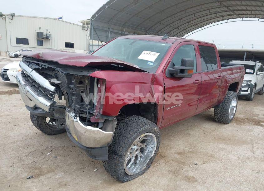 Photo 2 of 2017 Chevrolet Silverado 1500 1LT (VIN 3GCUCREC6HG368593)