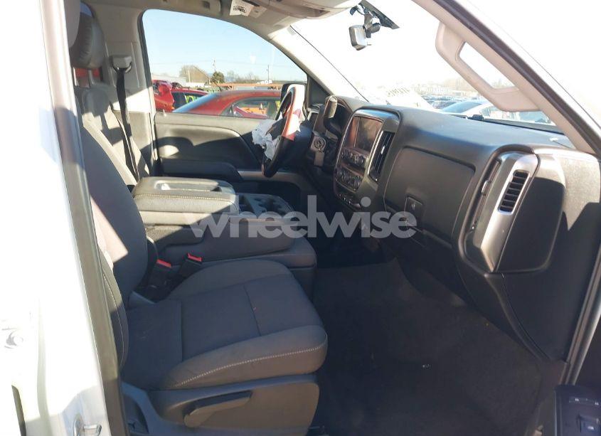 Photo 5 of 2018 Chevrolet Silverado 1500 1LT (VIN 3GCUCRER6JG239392)